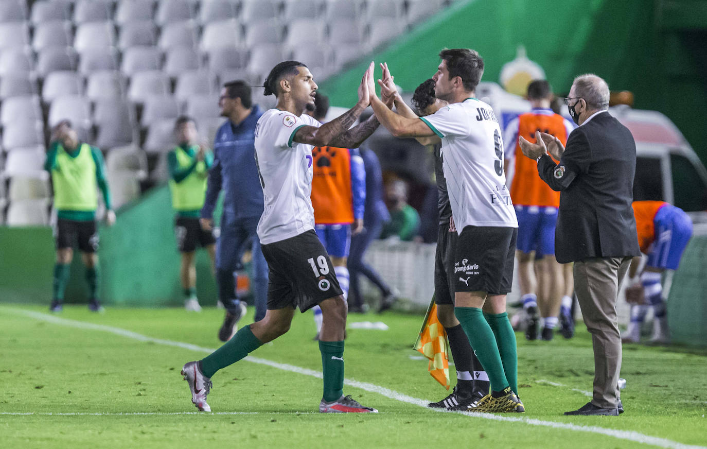 Fotos: Las mejores imágenes del Racing-Alavés B