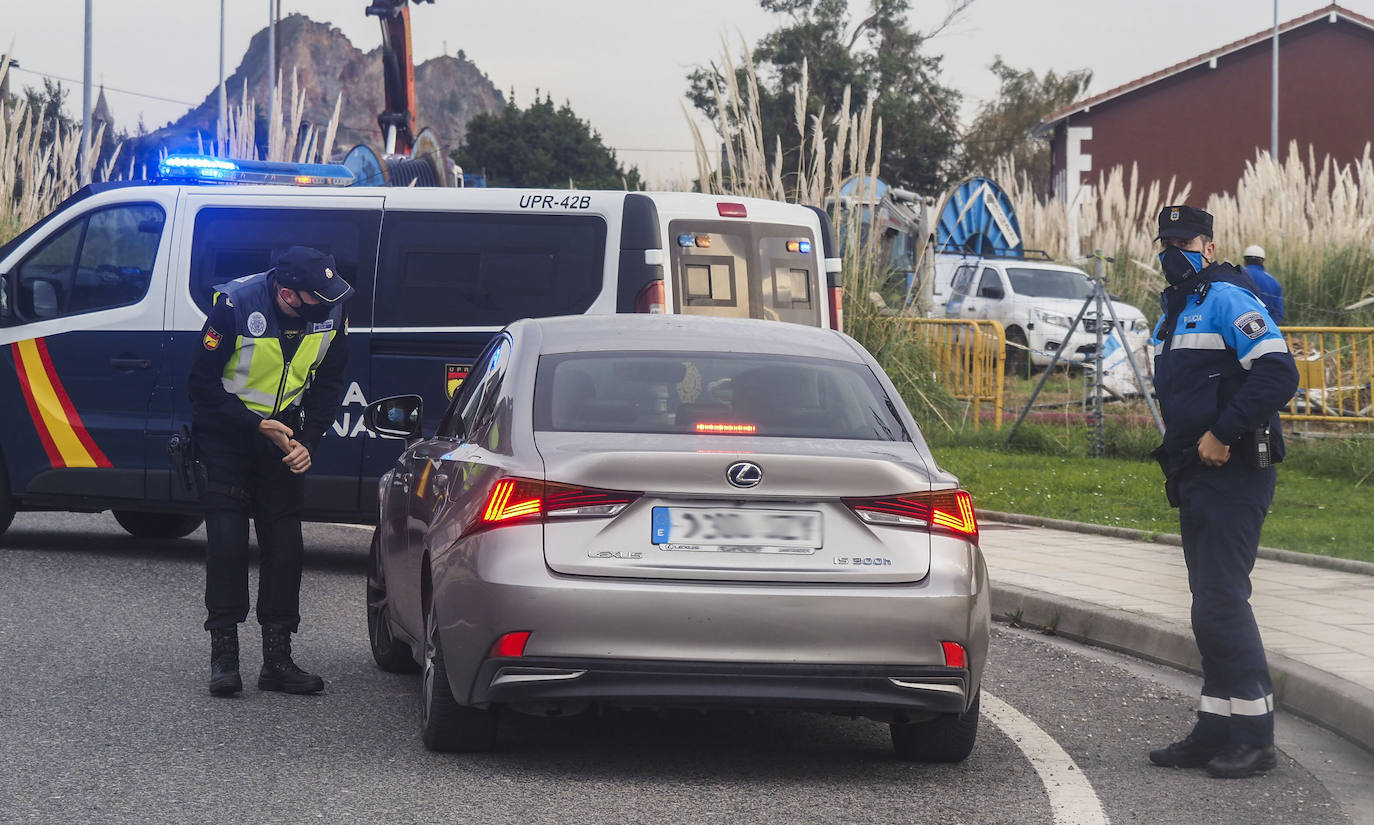 La Policía Nacional y la Policía Local de Santander controlan los accesos a la capital.