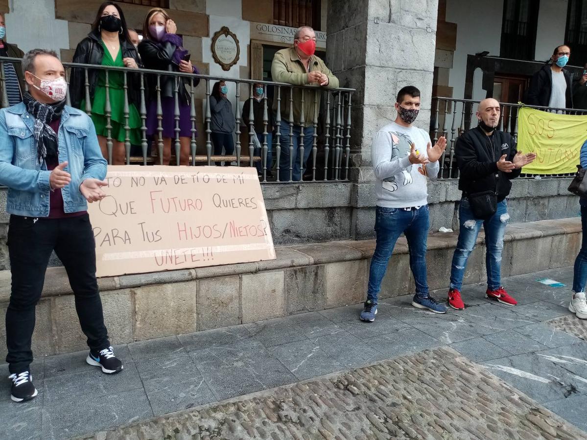 Comerciantes, hosteleros y otros empresarios, durante la movilización