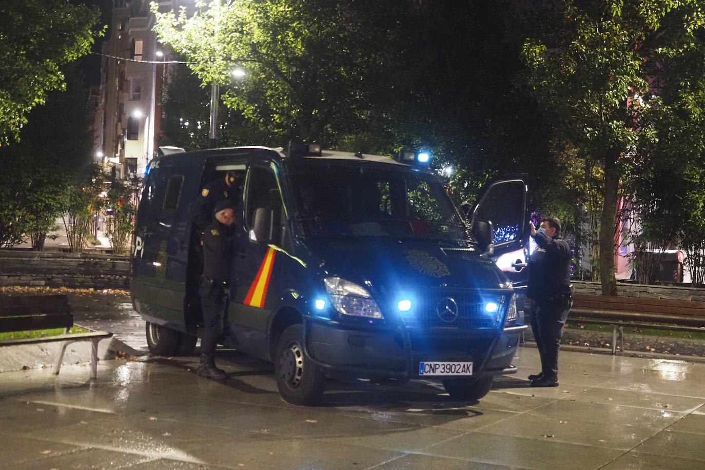 La noche del viernes y la madrugada de este sábado ha transcurrido sin incidentes en Santander.