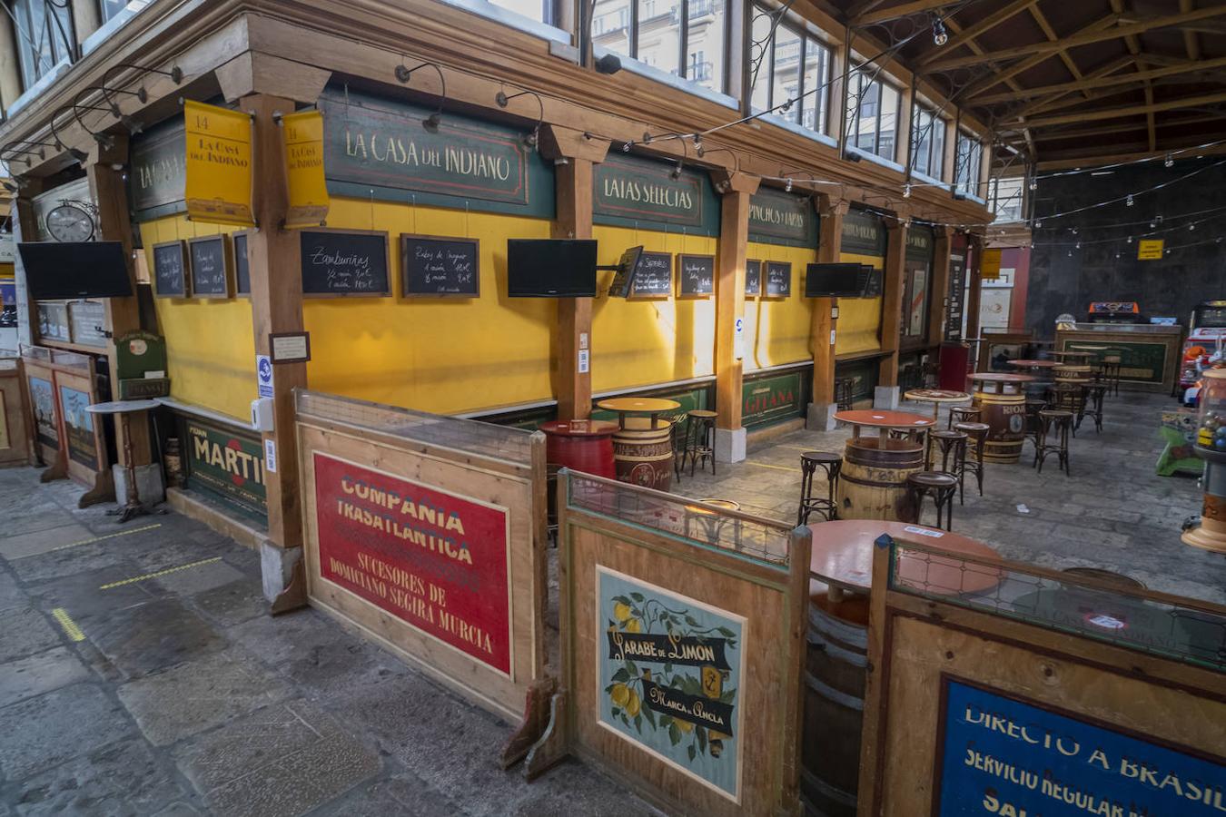 En algunos locales del centro, la gente hacía cola para coger mesa.