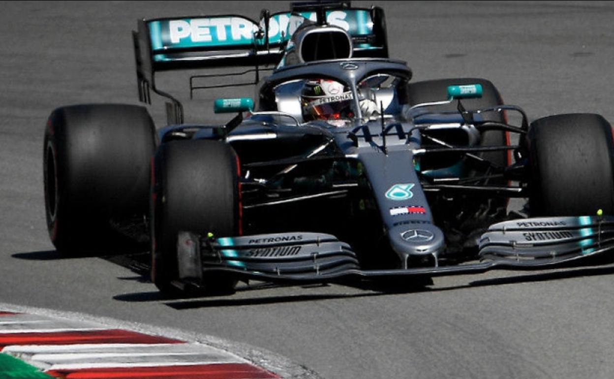 Lewis Hamilton con su Mercedes. 