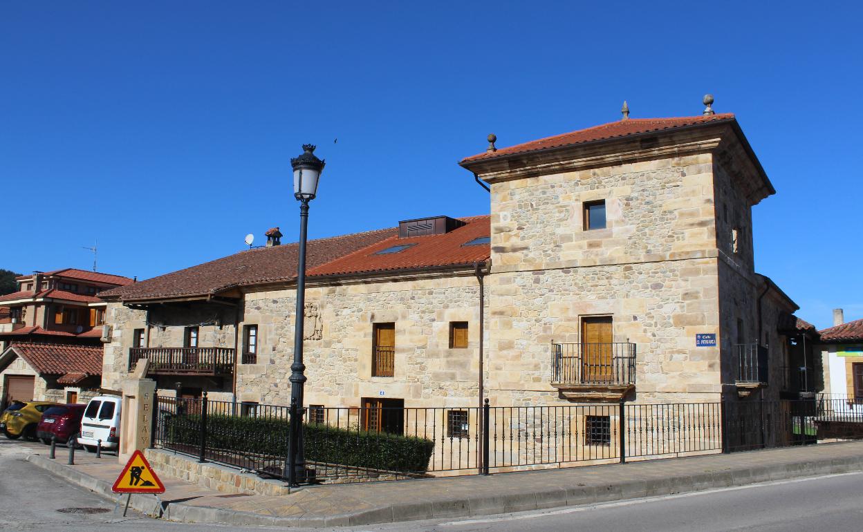 Casona del Patriarca donde Valles Pasiegos apoya el proyecto para acondicionar el ático. 