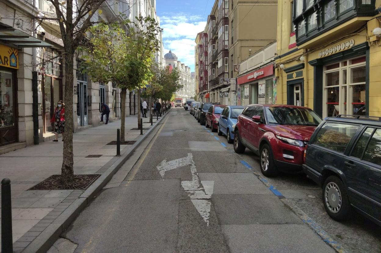 Todas las calles de un solo carril bajarán su velocidad máxima a 30km/h. Algunos viales de Santander, como Hernán Cortés, ya cuentan con dicha limitación