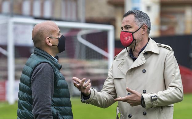 Rozada y Calleja, charlando en San Lorenzo.