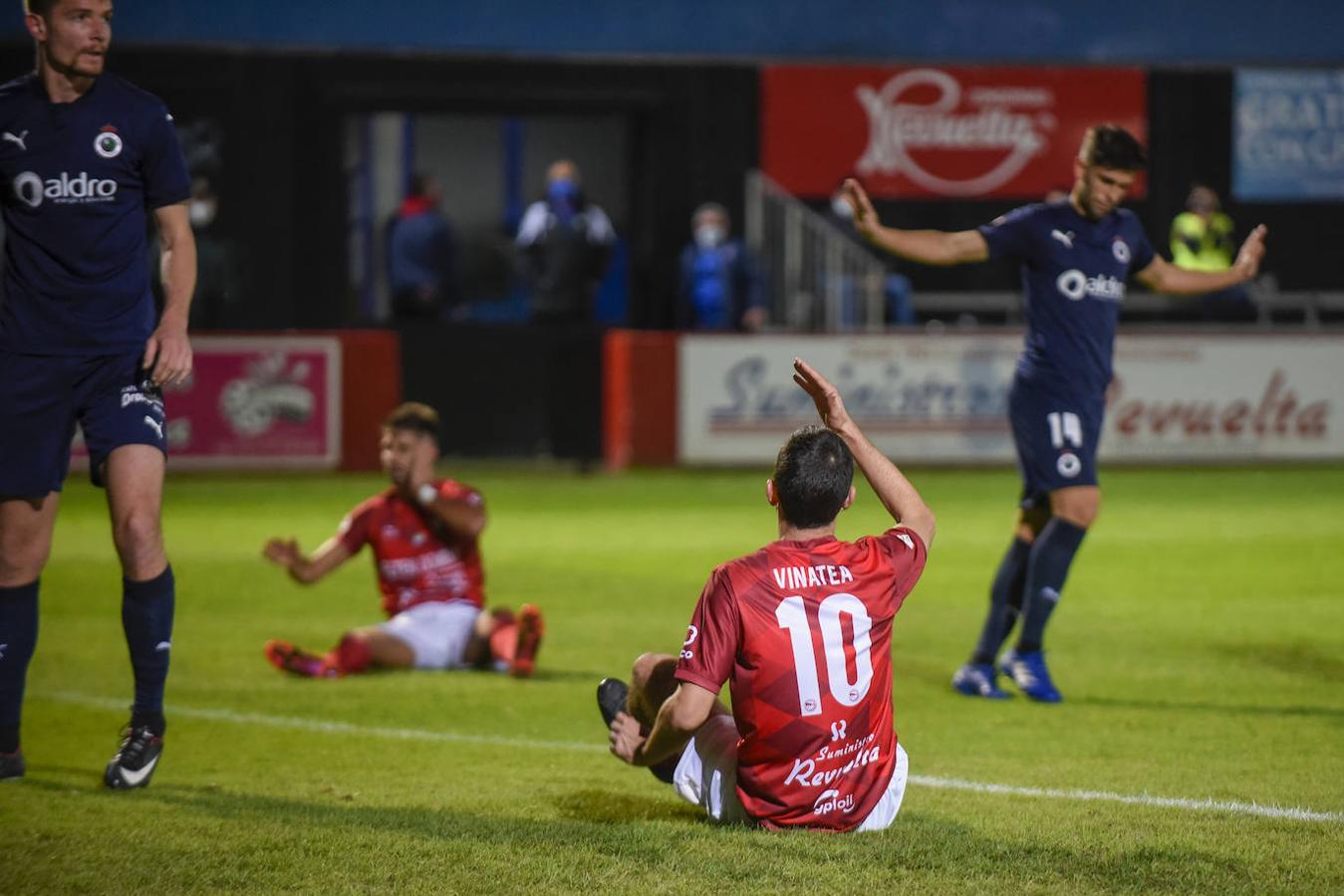 El partido entre el Laredo y el Racing en San Lorenzo terminó con empate sin goles