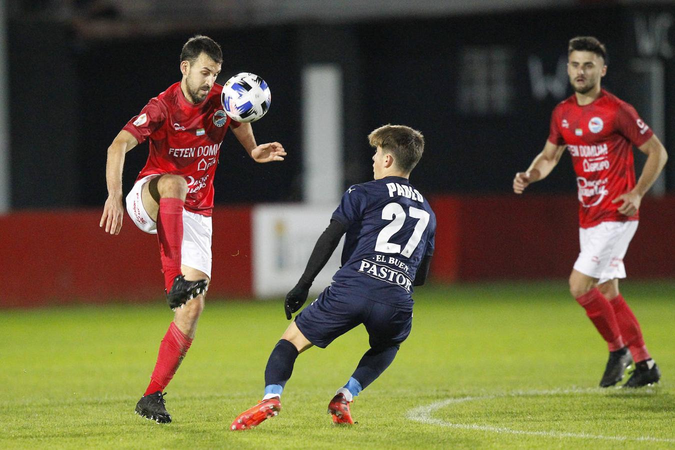 El partido entre el Laredo y el Racing en San Lorenzo terminó con empate sin goles