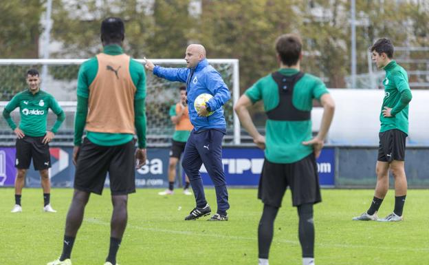 «El Laredo sabe a lo que juega y se agarra a los partidos como pocos»