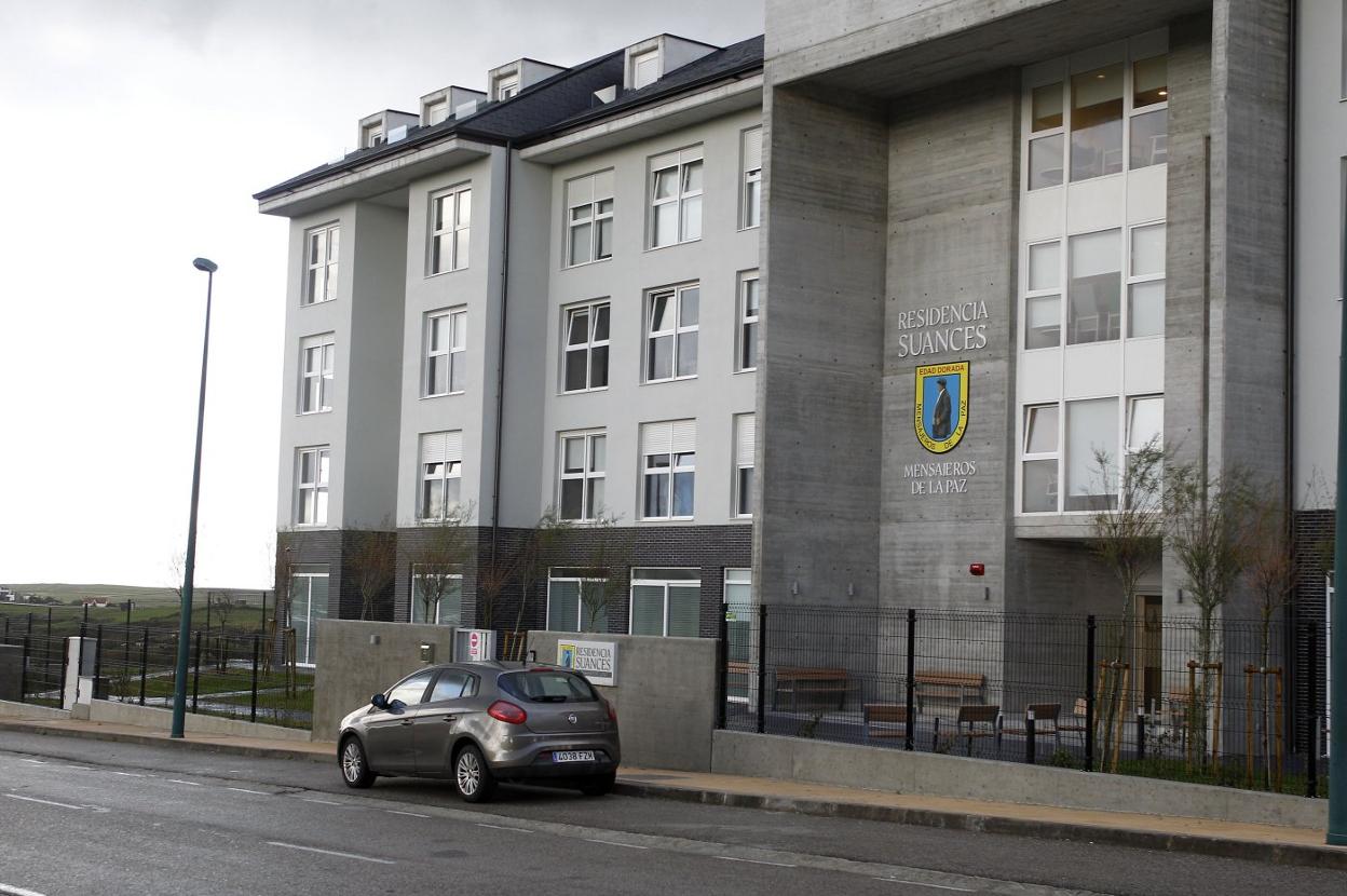 Exterior de la residencia de Suances, que ya se encuentra al borde de su capacidad para albergar más enfermos. 