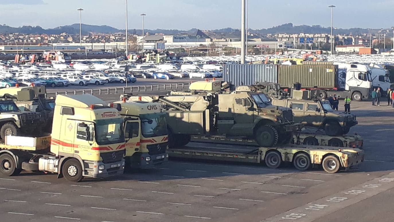 La Fuerza Logística Operativa del Ejército de Tierra dirigió y coordinó las labores logísticas relativas al desembarque de los 62 vehículos y 19 contenedores transportados en el barco Ro-Ro Passenger 'Gute', que venía de Lituania de participar en unos ejercicios de la OTAN.