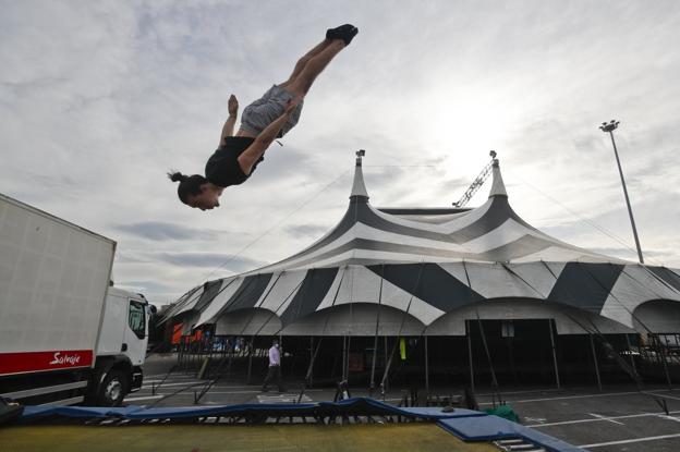 Sanidad revoca el permiso al Circo Italiano 24 horas antes de su estreno en Santander