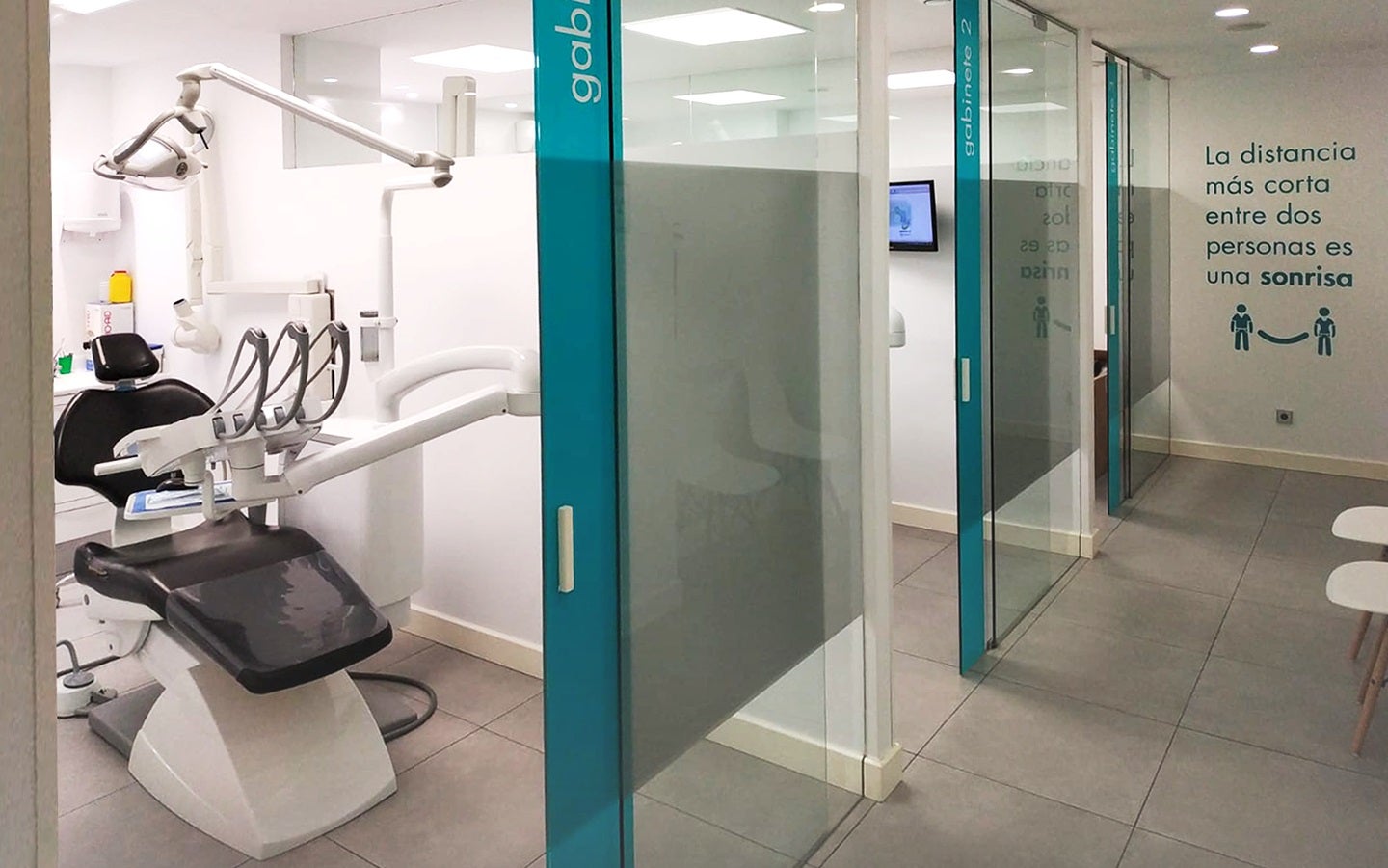 Imagen principal - Instalaciones de la Cínica Dental Company en Santander