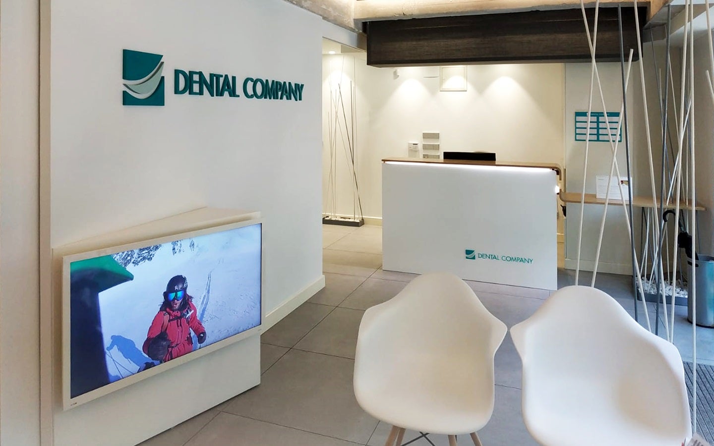 Imagen principal - Instalaciones de la Cínica Dental Company en Santander