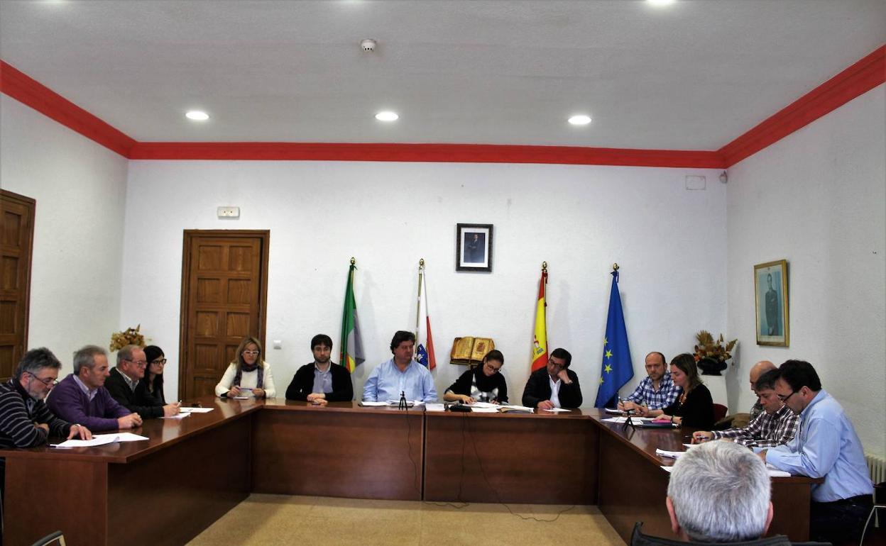 Pleno del Ayuntamiento de Cayón.