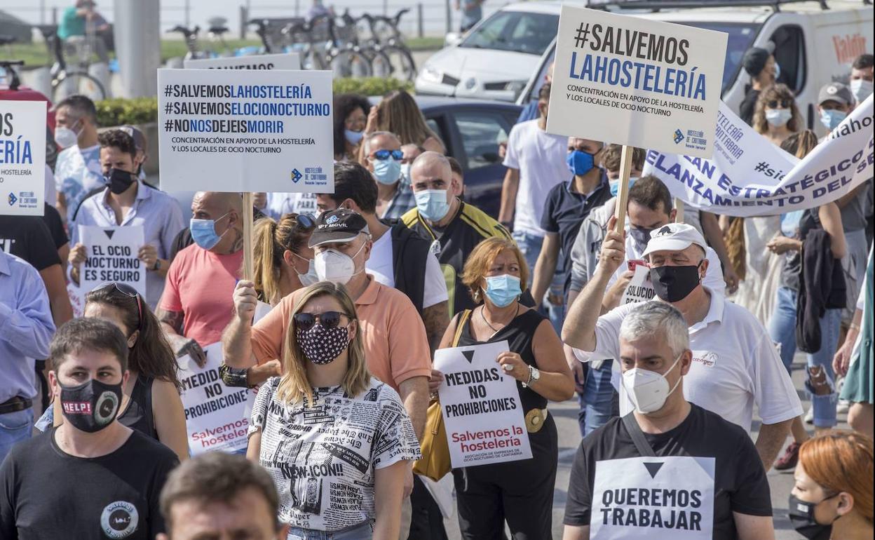 Manifestación de hosteleros, uno de los sectores más castigados por esta crisis.