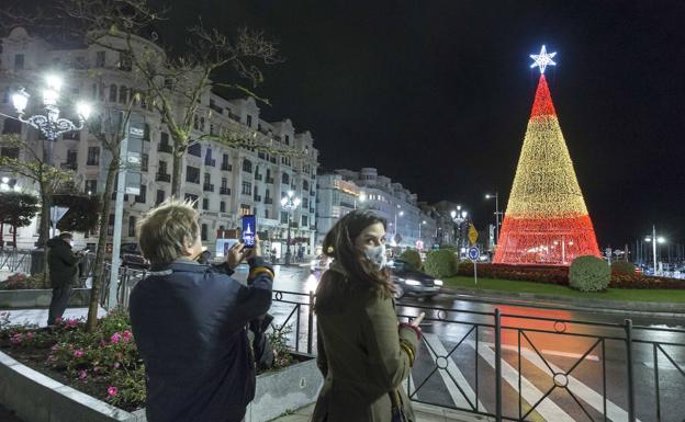 Santander, un encendido navideño sin público