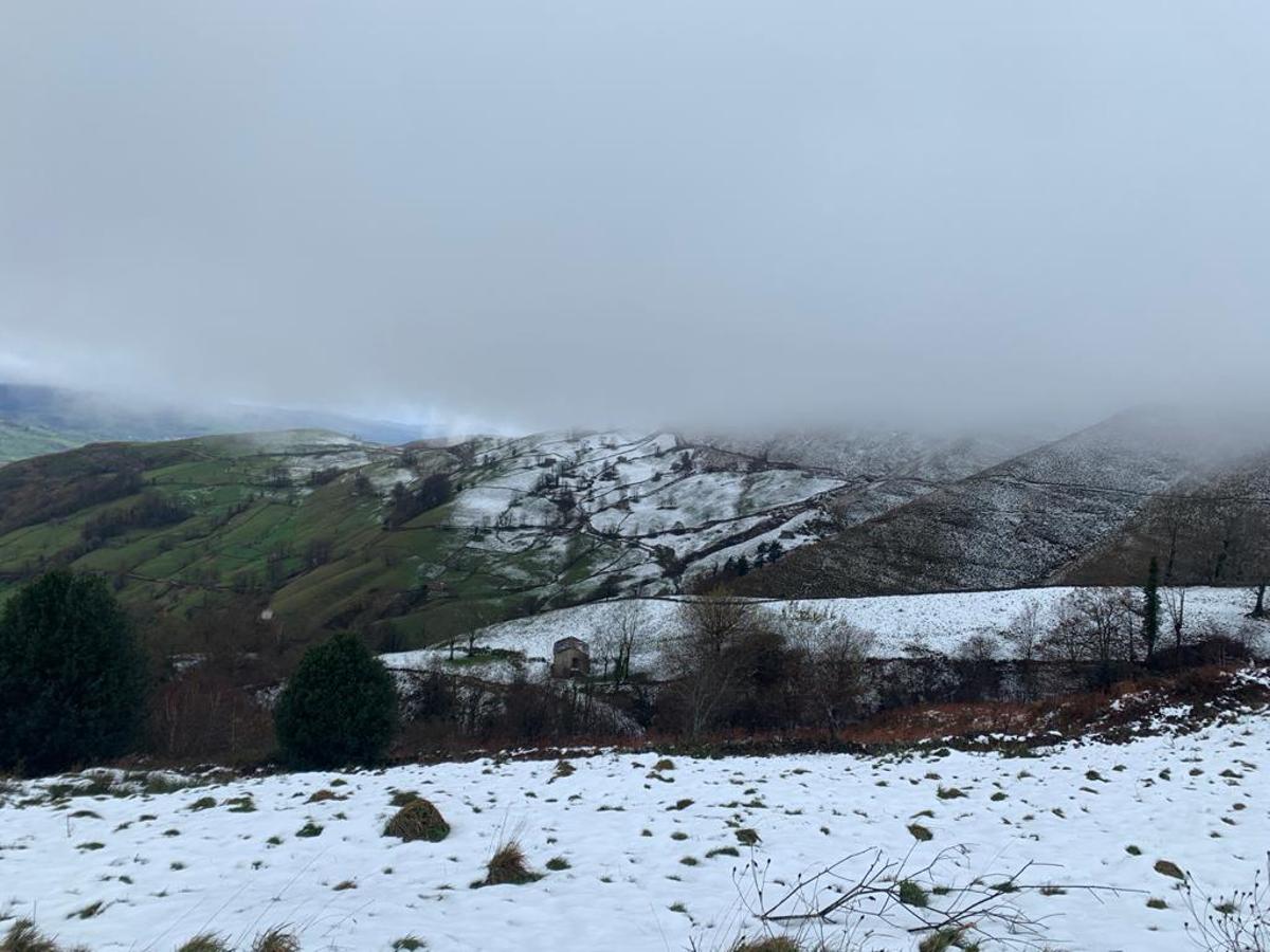 Fotos: &#039;Dora&#039; trae viento, lluvia y nieve a Cantabria