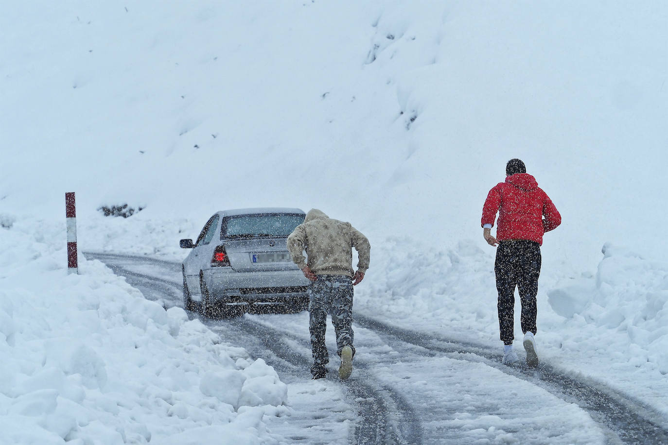 Fotos: La nieve cubre Campoo