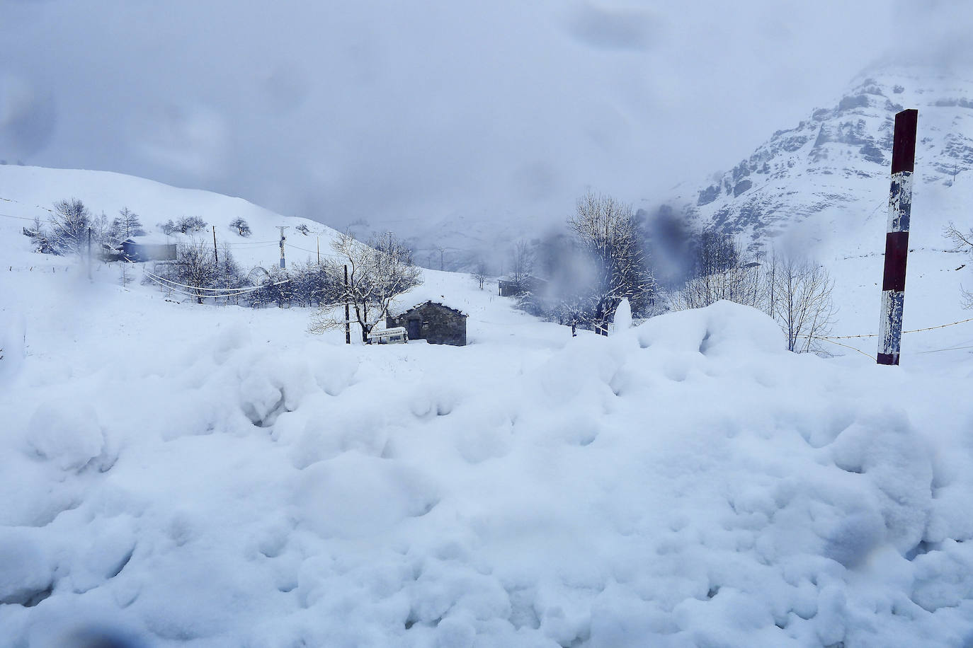 Fotos: La nieve cubre Campoo