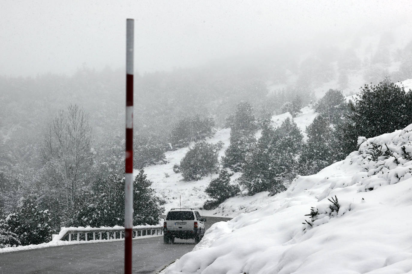 Fotos: &#039;Dora&#039; trae viento, lluvia y nieve a Cantabria