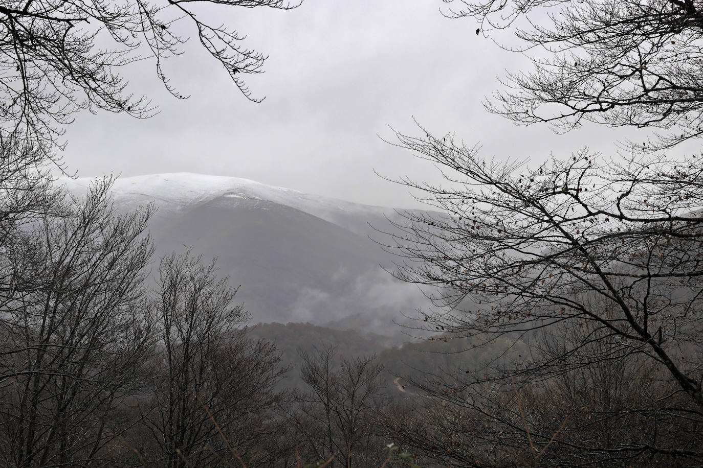 Fotos: &#039;Dora&#039; trae viento, lluvia y nieve a Cantabria