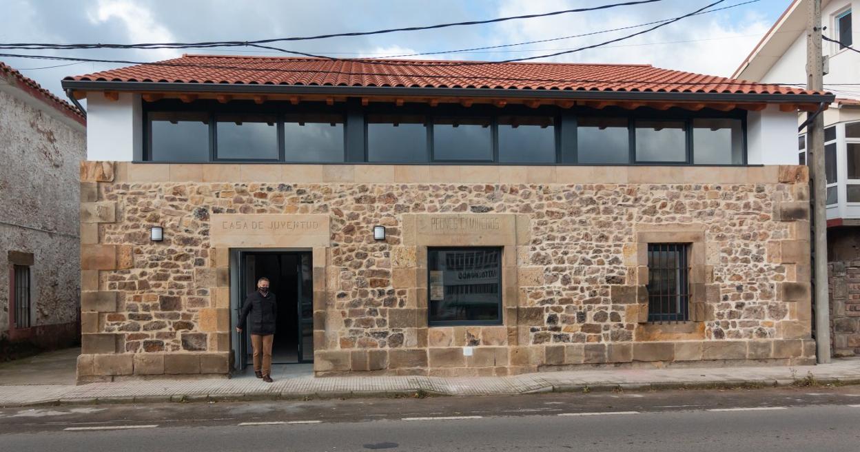 El edificio, ahora rehabilitado, ocupa la antigua Casa de los Camineros de Matamorosa. 