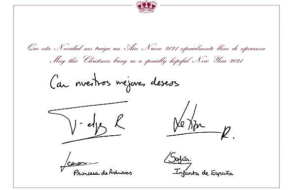 Imagen principal - La firma de Felipe VI, la Reina Letizia y la Princesa de Asturias y la infanta Sofía (arriba); la firma de los Reyes Juan Carlos y Sofía (abajo a la izquierda), y la imagen de un retablo de Natividad firmado por Juan Correa de Vivar (siglo XVI)