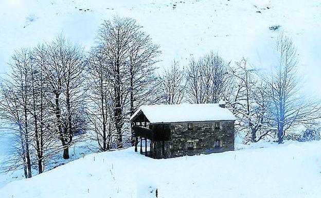 La nieve es un gran atractivo para los turistas que buscan en las cabañas un refugio frente al covid.