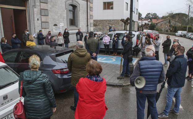 Hostelería estudia «recomendar» la apertura del interior de los locales para comidas y cenas «de trabajo»