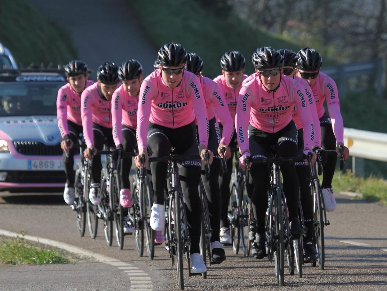 La plantilla del Gomur, en un entrenamiento de cara a la temporada de 2020. dm