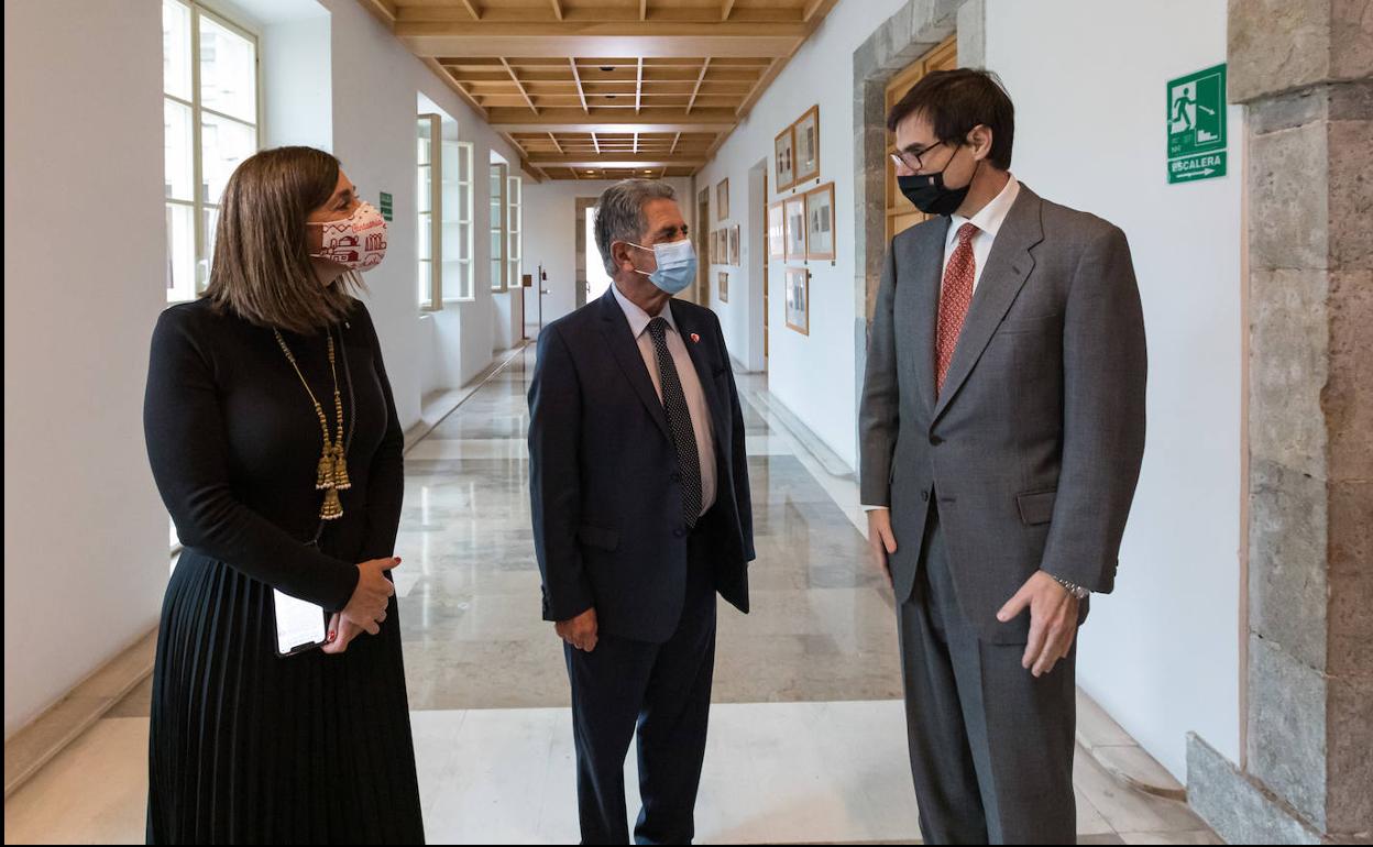 Paula Fernández, Miguel Ángel Revilla y Juan González, secretario de Estado para la UE.