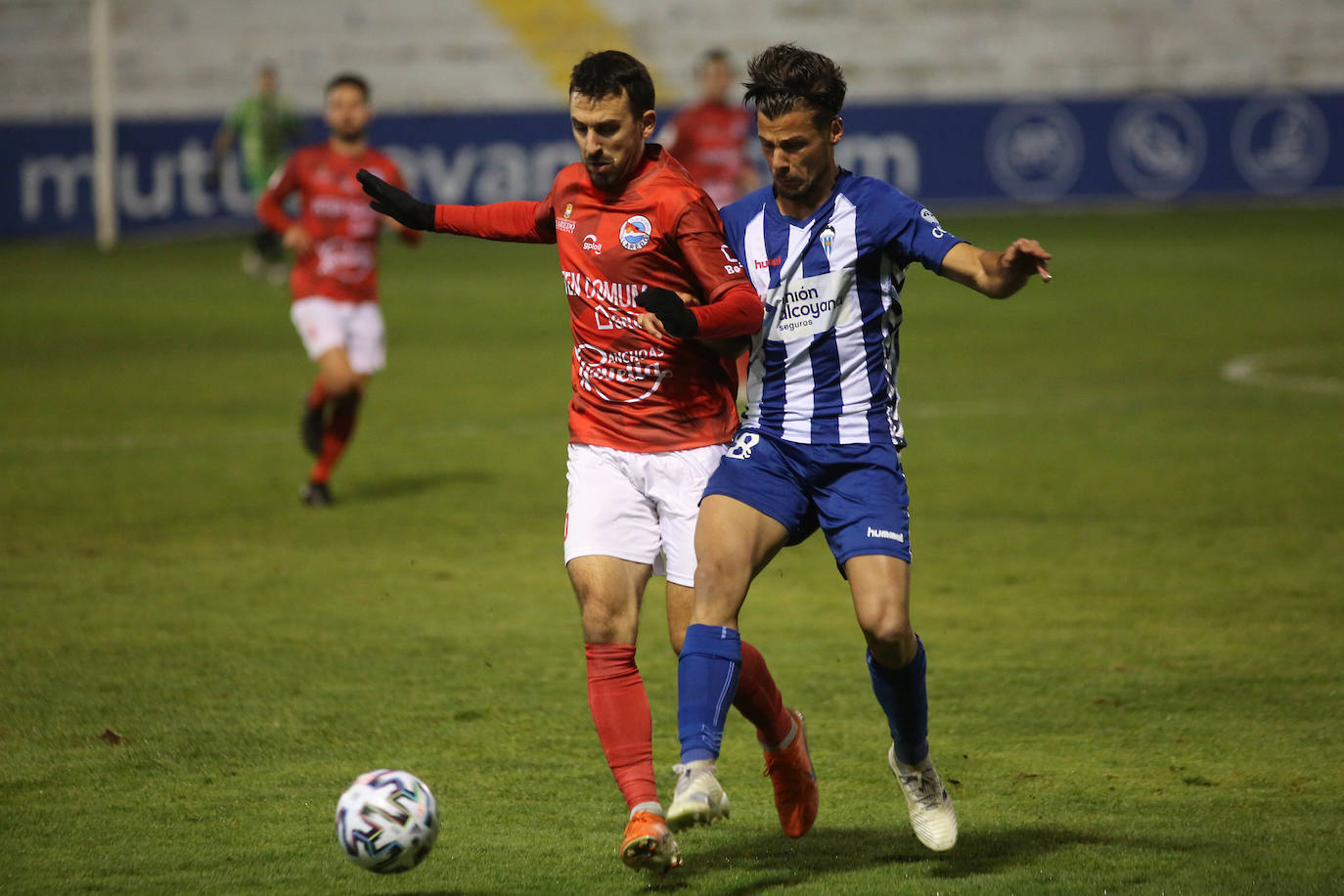 El Laredo se despidió del sueño de la Copa del Rey tras caer por 4-1 ante el Alcoyano en la eliminatoria de primera ronda, disputada en el estadio de El Collao