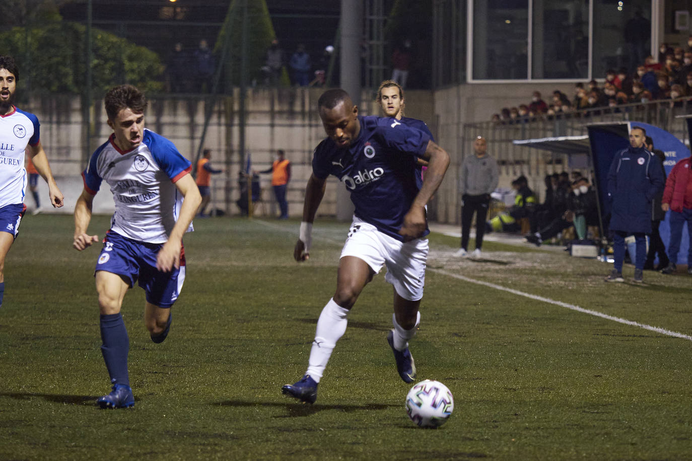 Pésimo partido en el que los verdiblancos apenas han pisado campo rival y no han dispuesto de ocasiones de gol.