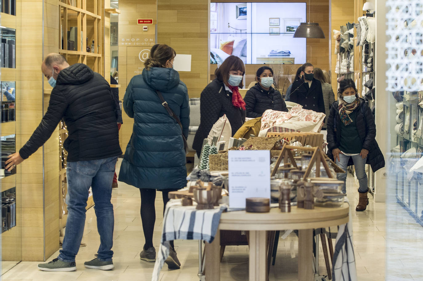 La Navidad está a la vuelta de la esquina y mucha gente aprovecha estos días para realizar compras y quedar en terrazas