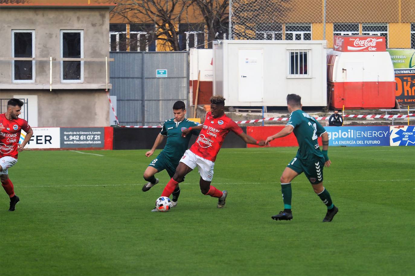 El Charles suma su cuarta victoria de la temporada a costa del Leioa y cierra la primera vuelta de la Liga en la cuarta posición