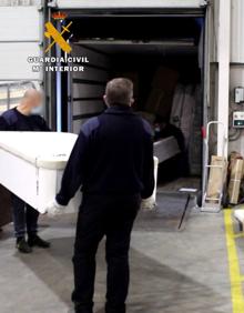 Imagen secundaria 2 - Cae una banda que ha vendido muebles en fraude por medio millón de euros tras estafar a una empresa