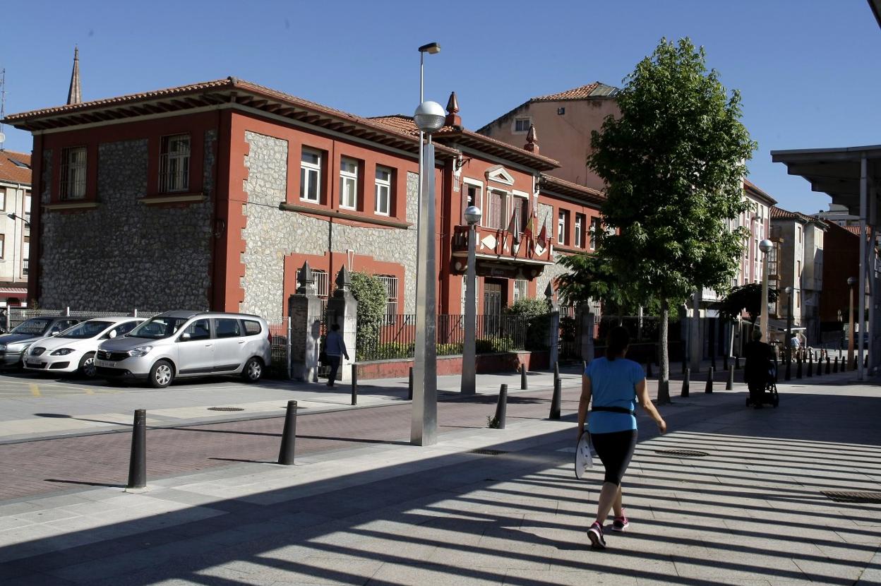 El inmueble está situado en La Llama y se encuentra infrautilizado desde hace varios años. luis palomeque