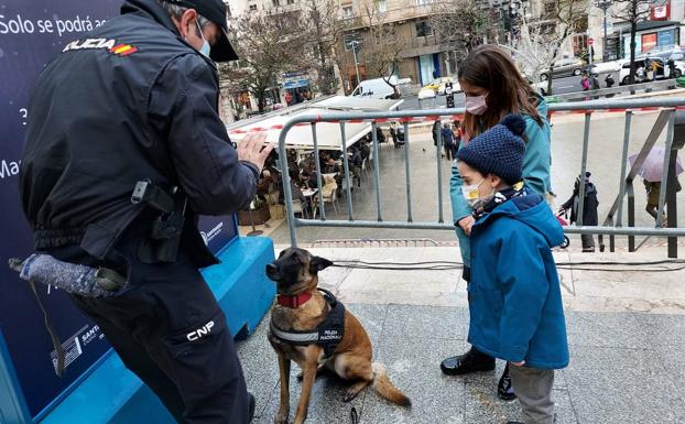 La Policia Nacional controla los accesos