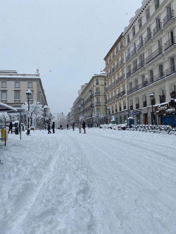 El centro de Madrid, cubierto de nieve. 