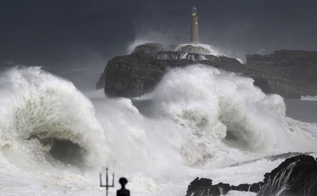 Cantabria registró oleaje y vientos fuertes a final de año