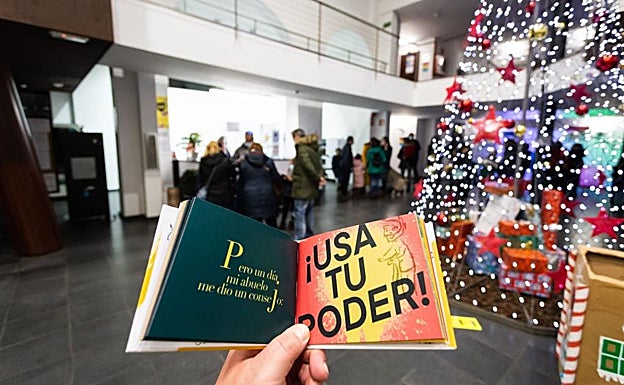 El cuento relata y da sentido a los dibujos a través de pequeños mensajes 