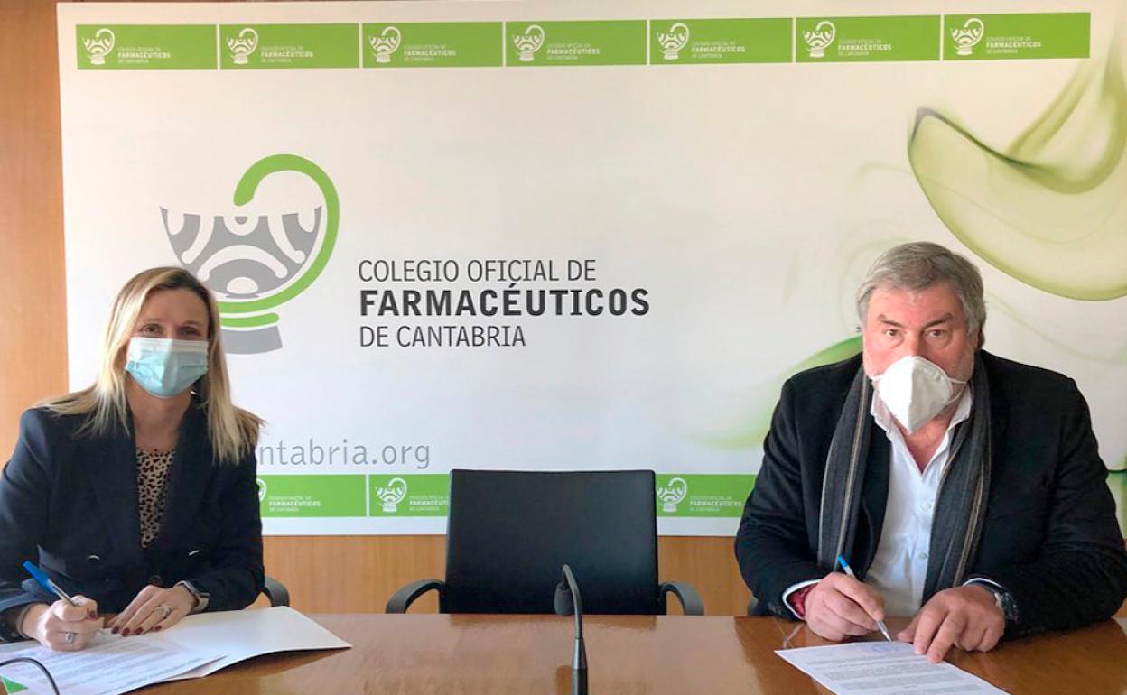 Rita de la Plaza y Fernando Fernández, durante la firma del acuerdo de colaboración 