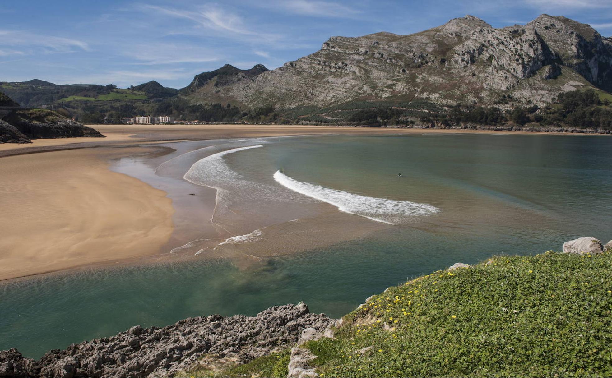 Vista de la playa de Oriñón.