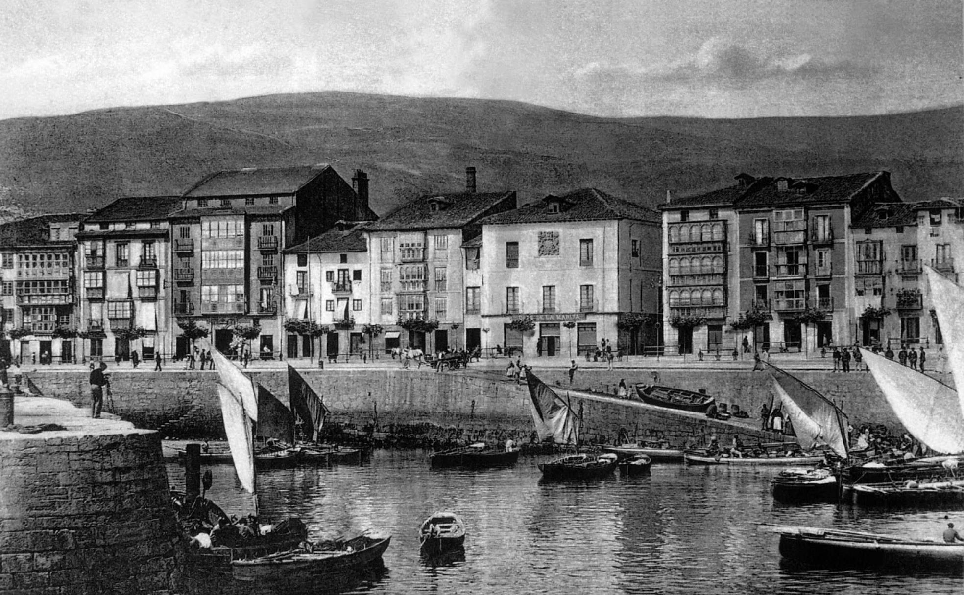 Imagen antigua del puerto castreño.