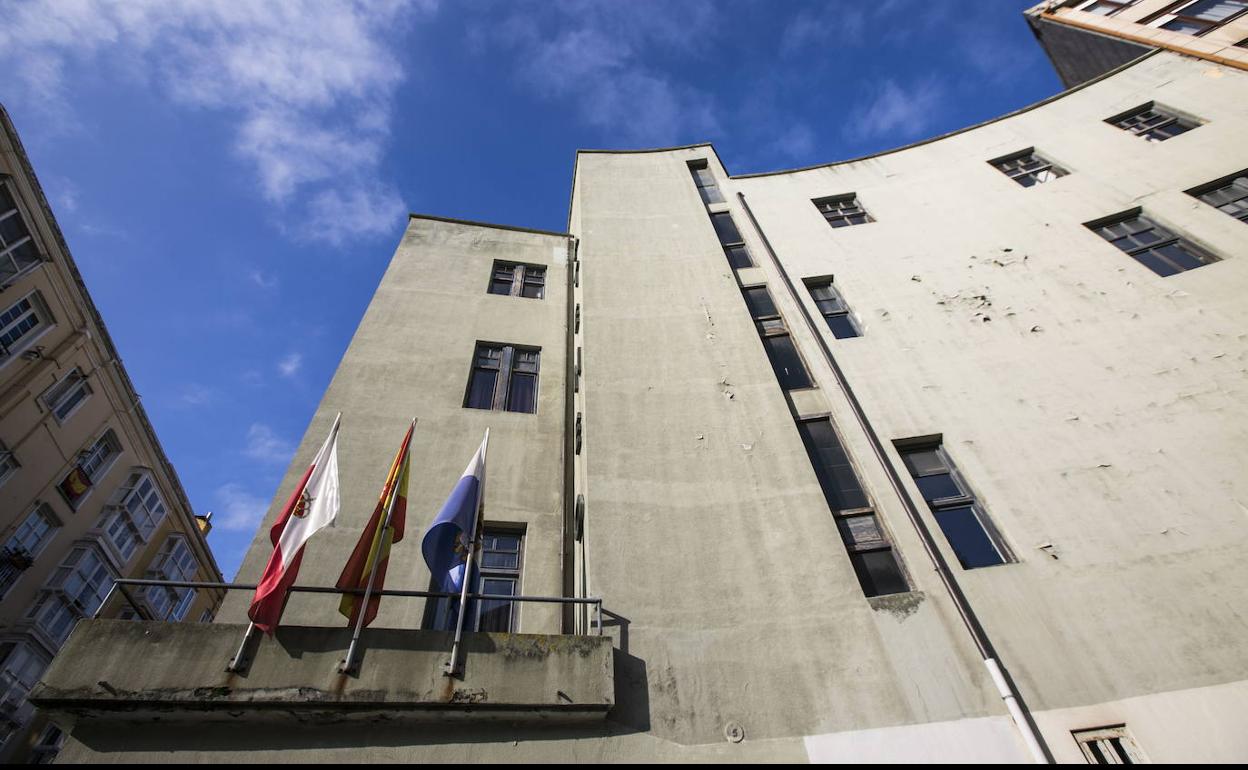 El Gobierno cántabro se compromete a apoyar las obras de reparación del Ateneo de Santander