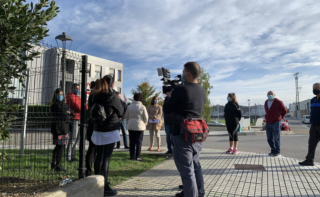 Vecinos de la urbanización G20 y del municipio afectados por el problema de las ocupaciones