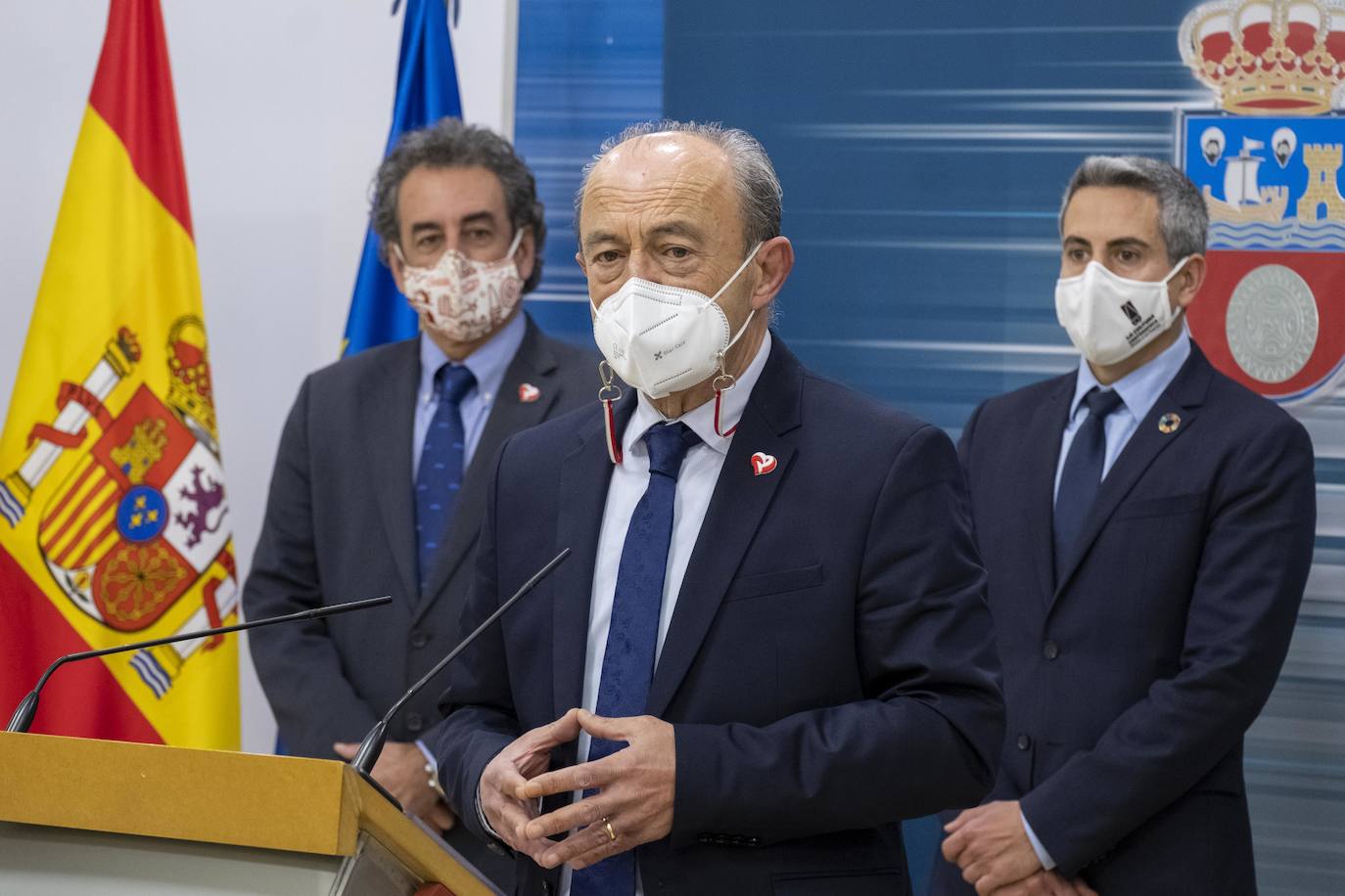 Francisco Javier López Marcano es consejero del Gobierno de Cantabria por quinta vez. El exalcalde de Torrelavega vuelve al Ejecutivo después de superar sin mácula judicial los cinco procesos en los que estaba envuelto y que le obligaron a retirarse de la vida política durante casi seis años