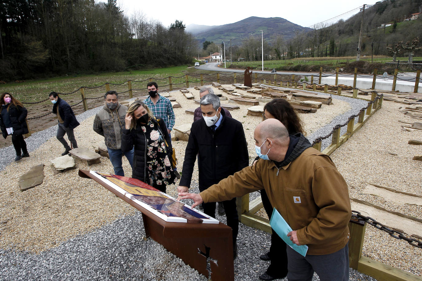 Se levanta sobre un cementerio cristiano con más de mil años de historia, datado entre el año 799 y el 971 después de Cristo