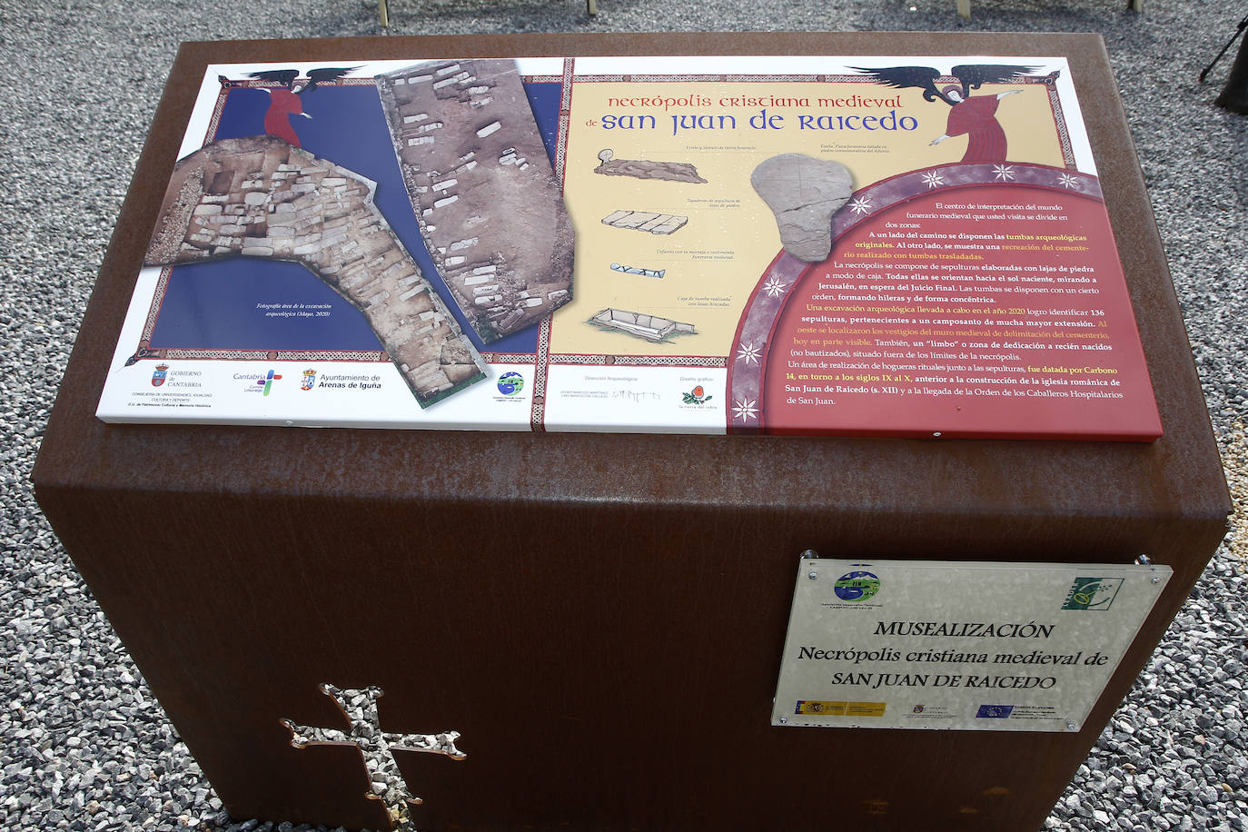 Se levanta sobre un cementerio cristiano con más de mil años de historia, datado entre el año 799 y el 971 después de Cristo