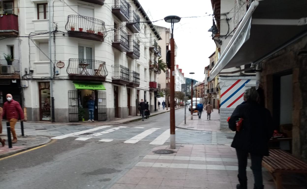 Una céntrica calle comercial de Castro.